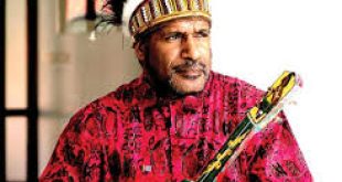 Benny Wenda one of the West Papuan leaders of the United Liberation Movement for West Papua (ULMWP) speaking at the Palm Sunday: Declare Peace on Refugees rally in King George Square, Brisbane CBD on 29 March 2015